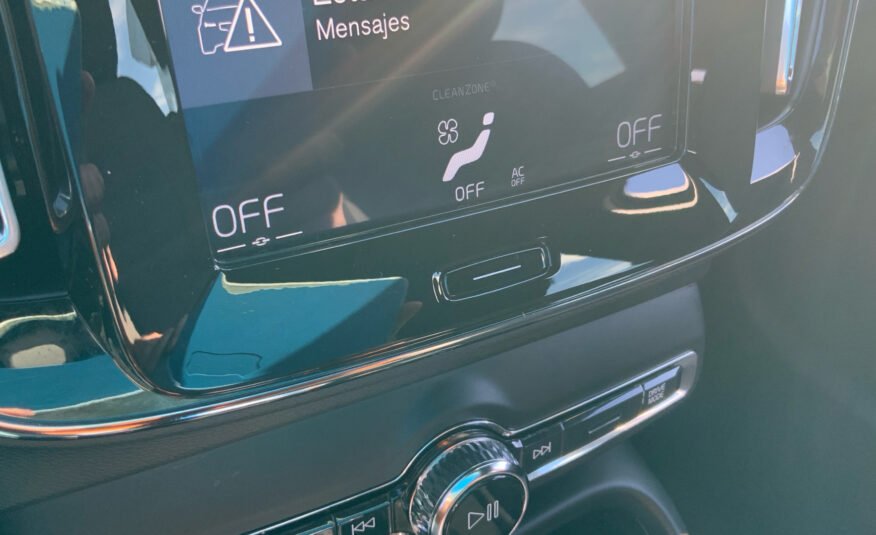 2020 Volvo XC40