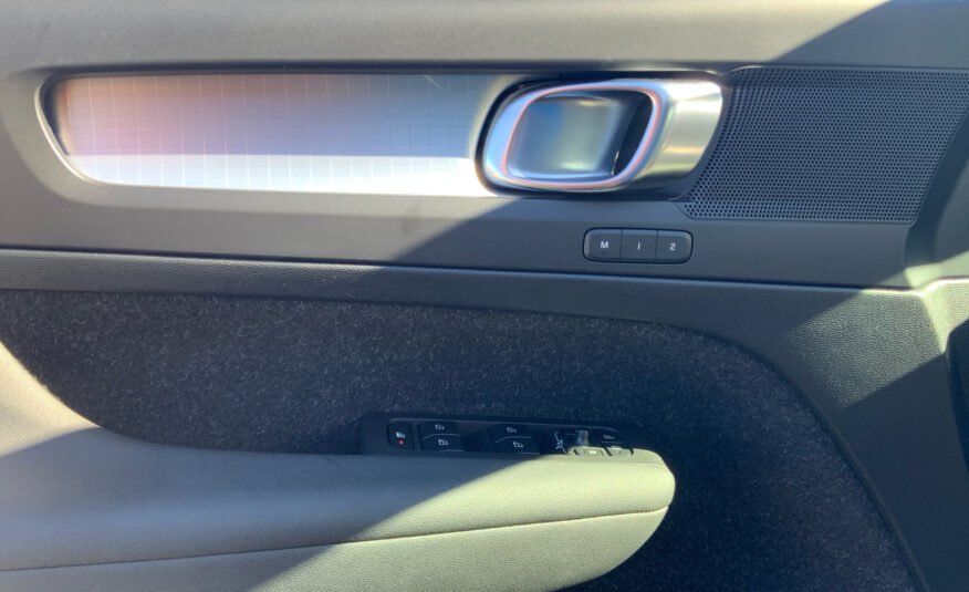 2020 Volvo XC40