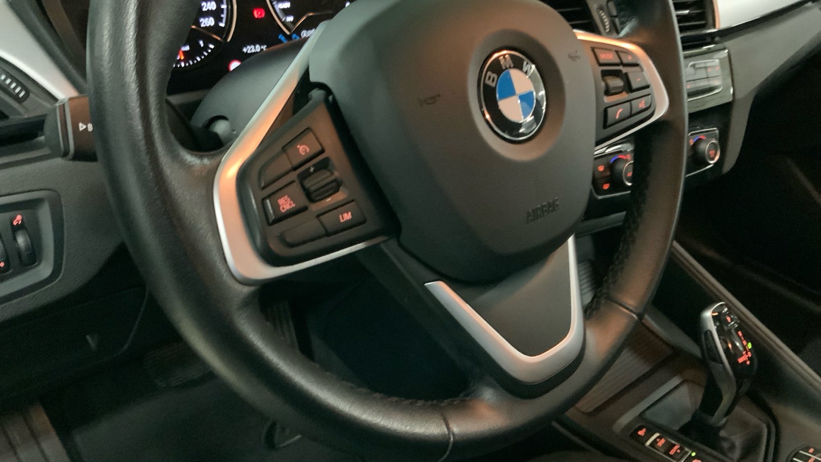 2022 BMW X1